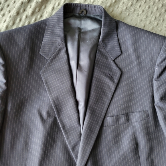 Givenchy Navy Blue Pinstripe 2-Button Suit Jacket Size 42R - Picture 3 of 8